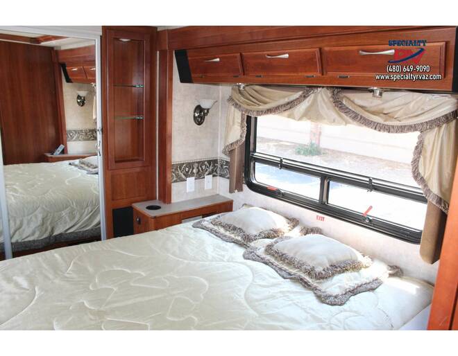 2007 Fleetwood Discovery Freightliner 39S Class A at Specialty RVs of Arizona STOCK# Y14869 Photo 27