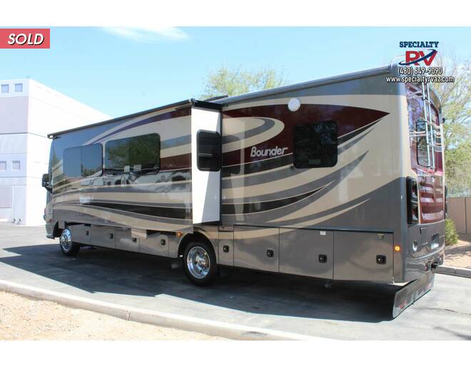 2017 Fleetwood Bounder Ford 33C Class A at Specialty RVs of Arizona STOCK# A15574 Photo 4
