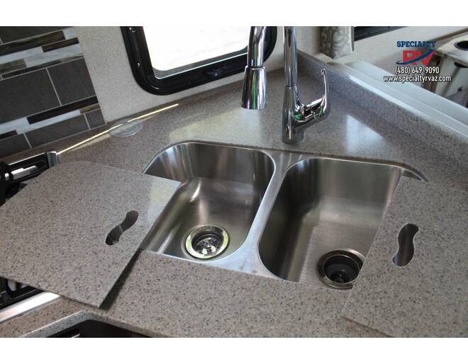 2018 Thor Chateau Ford 31E Class C at Specialty RVs of Arizona STOCK# C29495 Photo 16